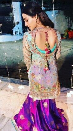 Sexy Back Pakistani Actresses Looks Stunning In Backless Dress