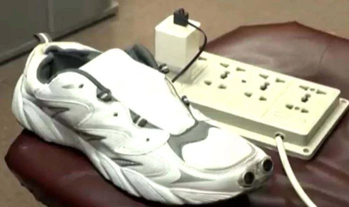 Pakistani female student invented Smart shoes for blind community