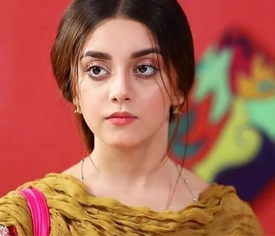 Pakistani Actresses Wardrobe Malfunction