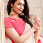 Bollywood-actress-Divyanka-Tripathi-exposing-hot-and-sexy-photoshoottelevision-actress-Divyanka-Tripathi-hot-photos-gallery-49758